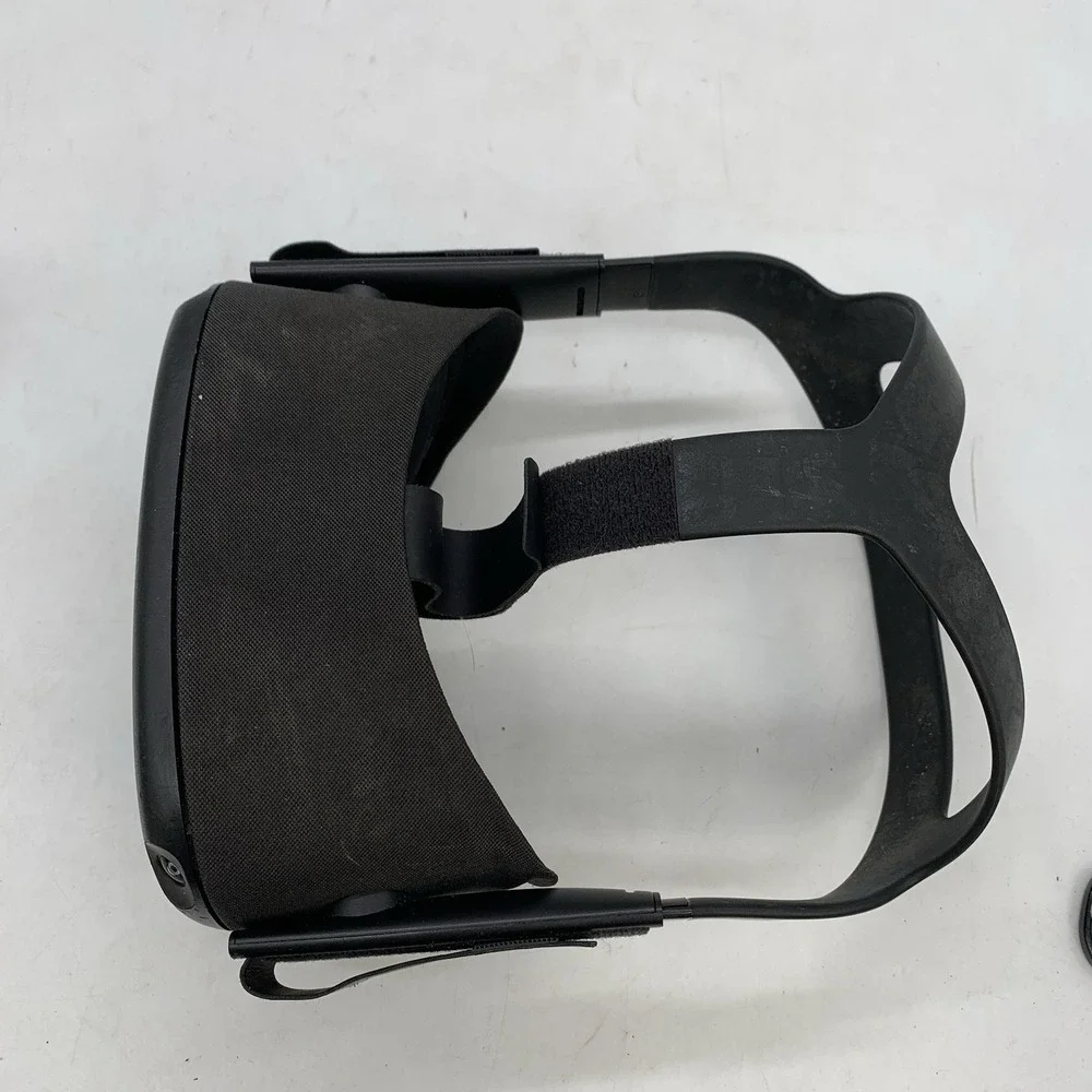 Oculus Quest MH-B Standalone All-In-One VR Gaming Headset Black Built-In Audio